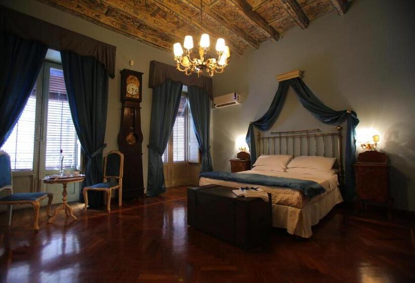 اتاق سه‌نفرۀ استاندارد با سرویس بهداشتی بیرون از اتاق, Antica Palermo B&b
