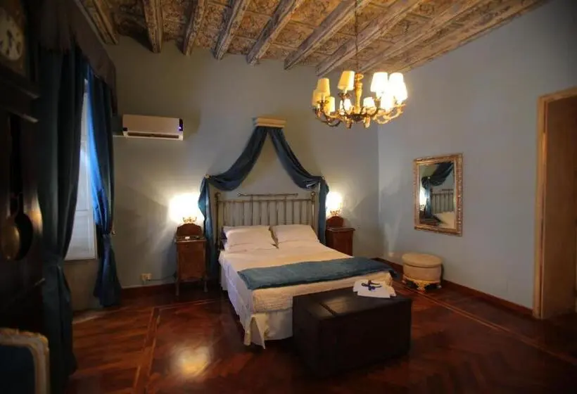 اتاق سه‌نفرۀ استاندارد با سرویس بهداشتی بیرون از اتاق, Antica Palermo B&b
