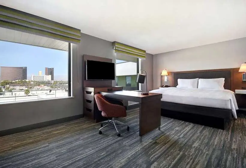 スタンダードスタジオ, Hampton Inn & Suites Menomonie Uw Stout