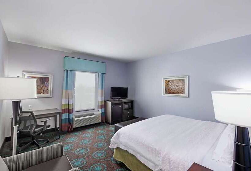 Студия Стандарт, Hampton Inn & Suites Menomonie Uw Stout