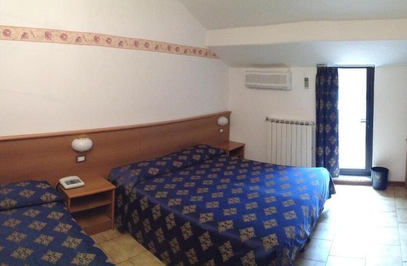 غرفة كلاسيكية ثلاثية, Merloni