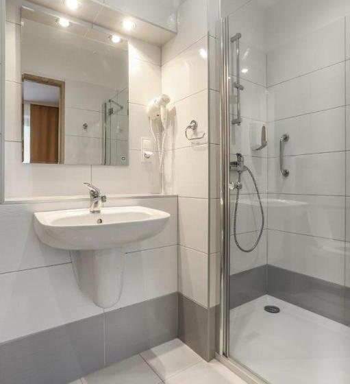 חדר סטנדרט לשלושה עם מרפסת, Milena