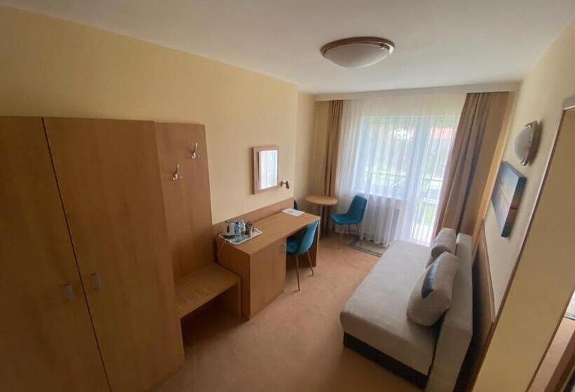 ファミリールーム, Milena