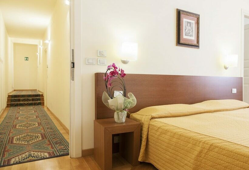 اتاق لوکس, Residenza Dei Capitani