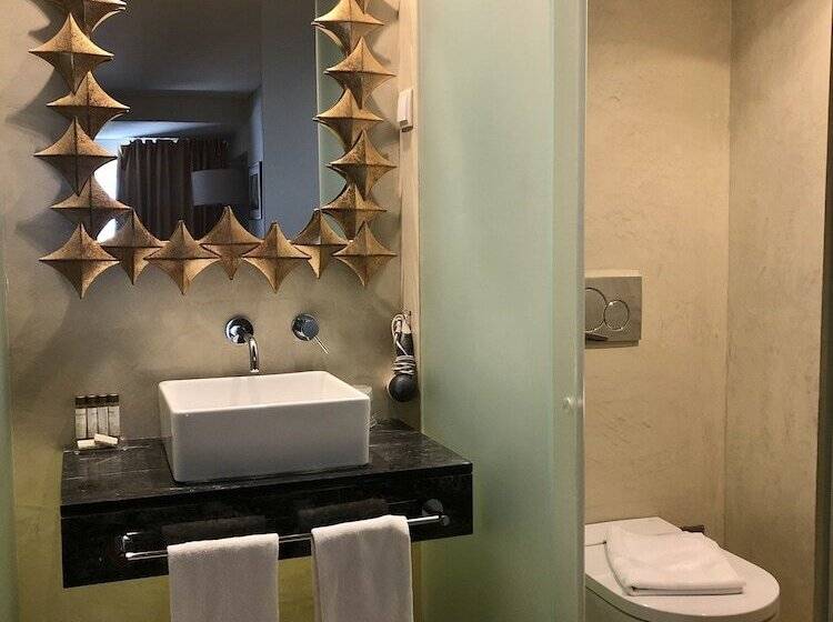 استودیوی استاندارد, Dalma Old Town   Castelo