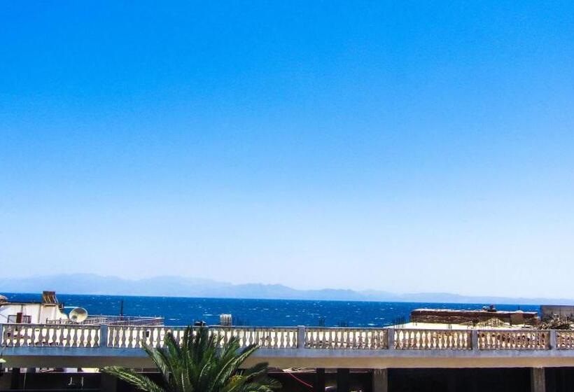 اتاق استاندارد با تختهای تاشو, Deep Blue Divers Hostel Dahab