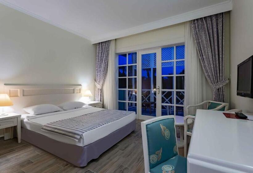 Номер Superior, Euphoria Palm Beach Resort