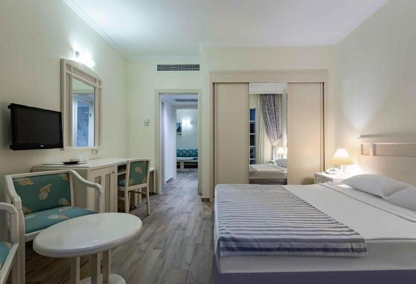 סוויטת קלאב, Euphoria Palm Beach Resort