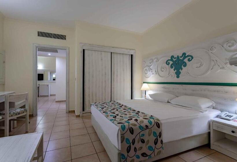 סוויטה משפחתית, Euphoria Palm Beach Resort