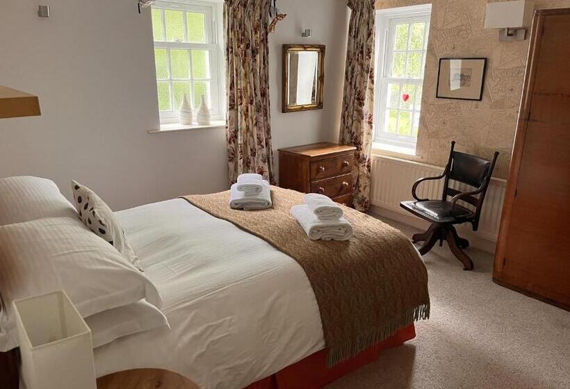 3ベッドルームハウス, Augill Castle