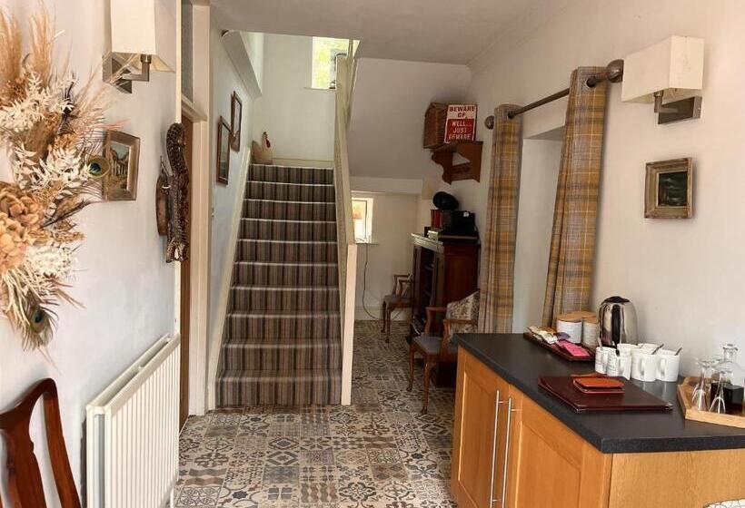 3ベッドルームハウス, Augill Castle