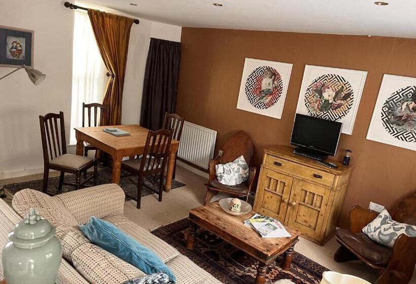 キャビン, Augill Castle