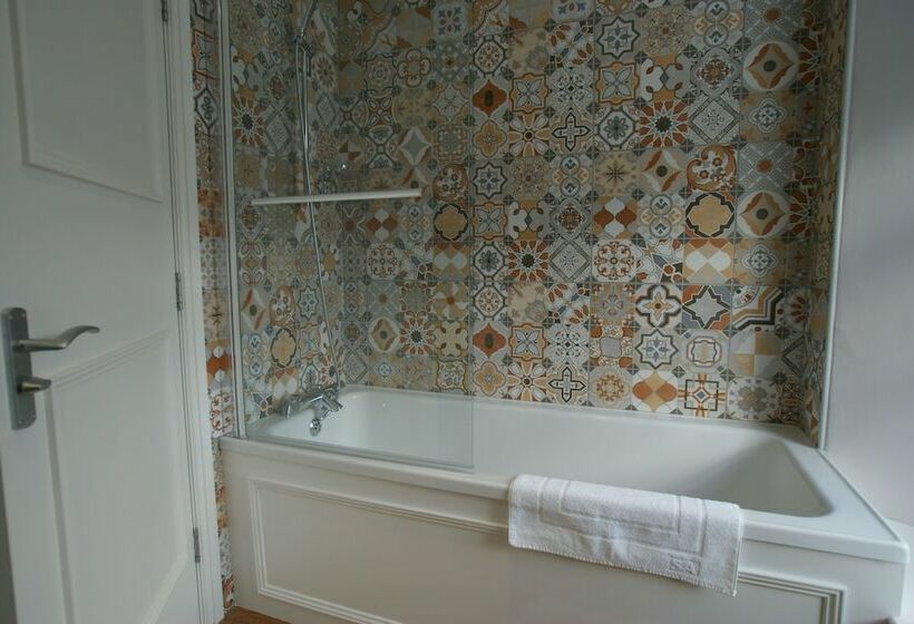 חדר סטנדרט, Castle