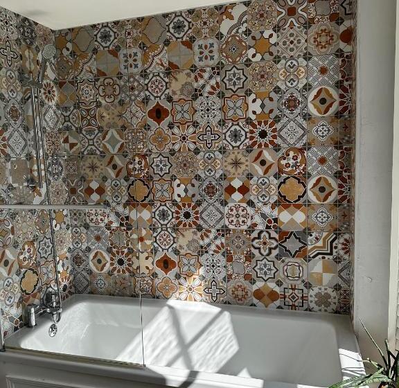 חדר דחוקס עם מיטת קינג, Castle