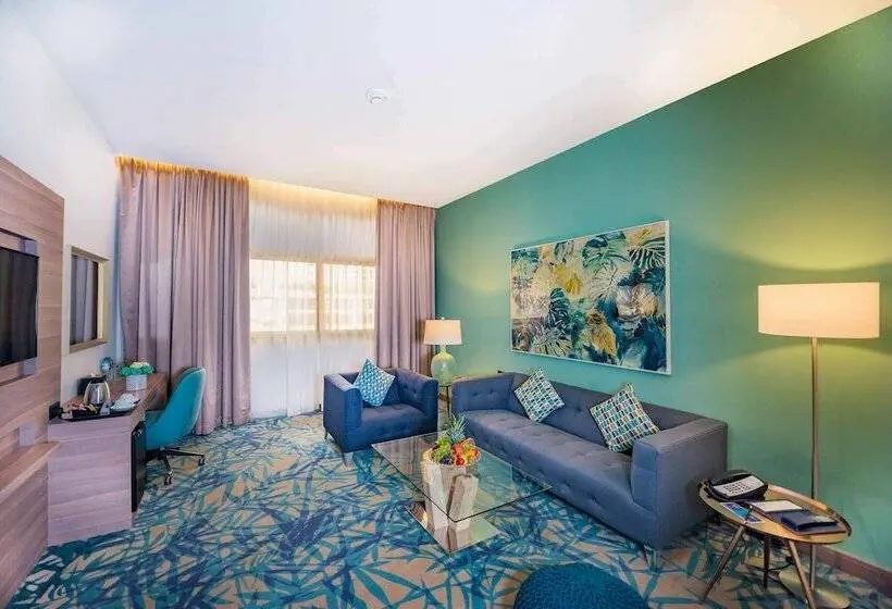 سوییت جونیور, Mena Plaza Hotel Albarsha At The Mall