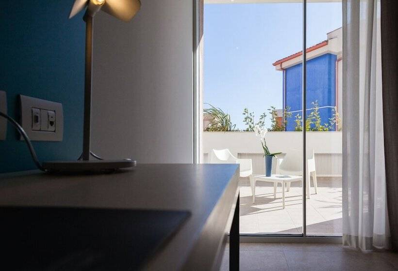 اتاق لوکس, Modica Beach Resort
