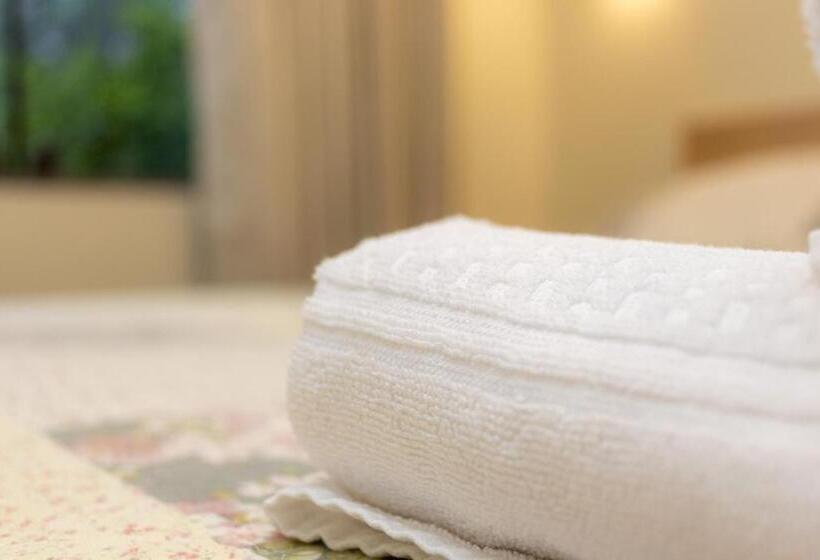 חדר משפחתי, Park Haus