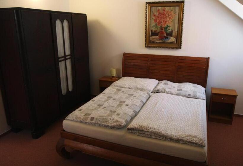 舒适三人间, Penzion Bohemia