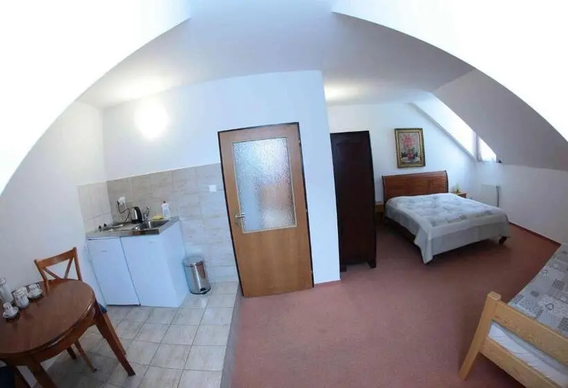 Comfort Kolmen Hengen Huone, Penzion Bohemia