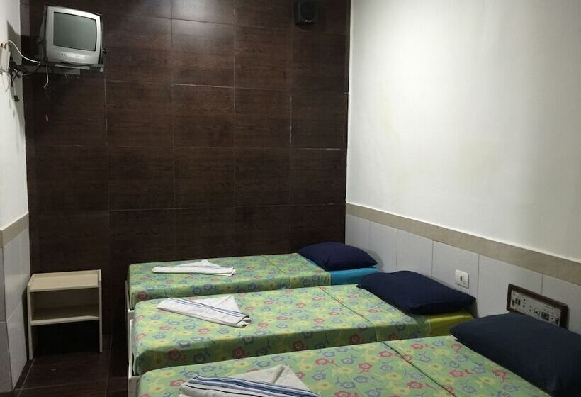 غرفة قياسية ثلاثية, Pousada Da Praia