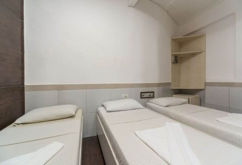 غرفة قياسية ثلاثية, Pousada Da Praia