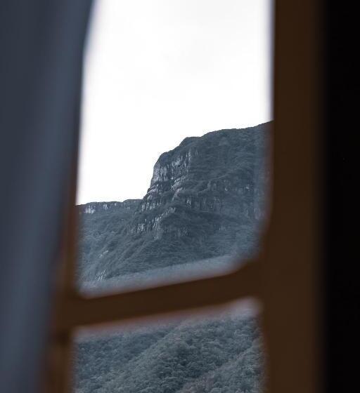 جناح مطلّ علي الجبل, Refúgio Ecológico Pedra Afiada