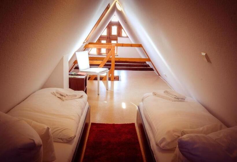 침실 4개 주택, Romantik Schlossgut Auerstedt