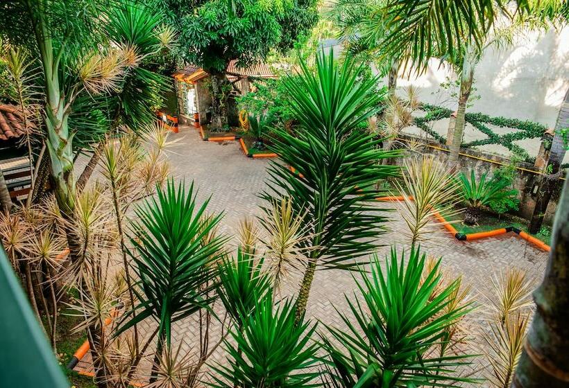 デラックススイート, Tiradentes Village