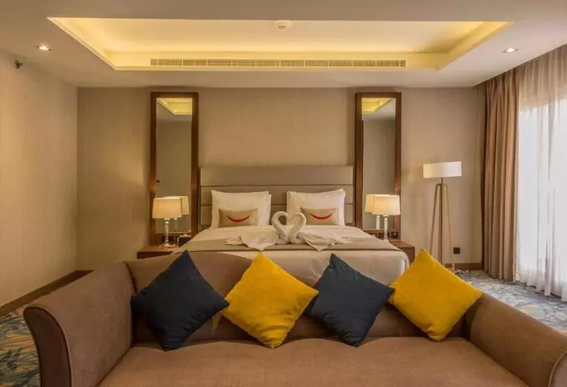 سوئیت پرزیدنت, Mena Plaza Hotel Albarsha At The Mall
