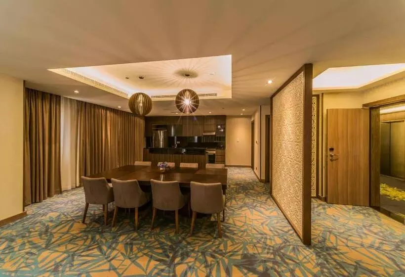 سوئیت پرزیدنت, Mena Plaza Hotel Albarsha At The Mall