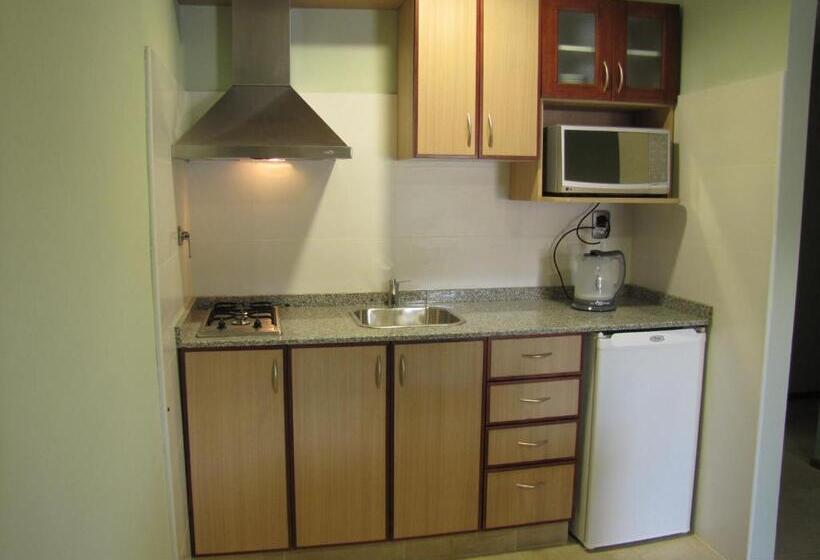 דירת שני חדרים, Tunkelén Apart