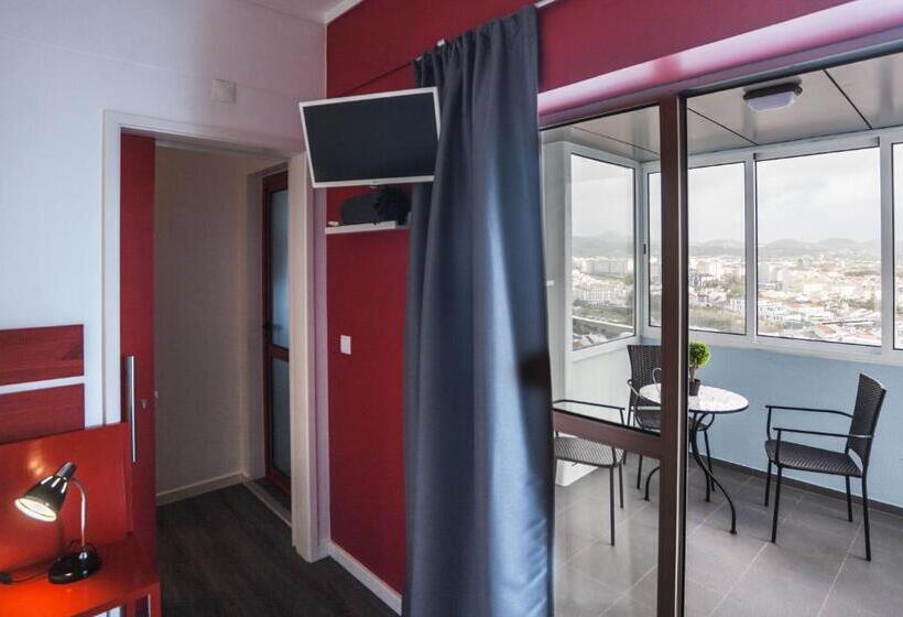 اتاق سه نفره دلوکس با چشمانداز دریا, Atlantic Home Azores