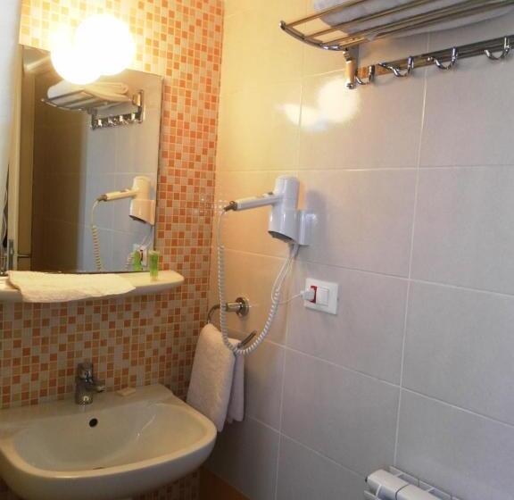 اتاق لوکس, Beit El Kroum Boutique