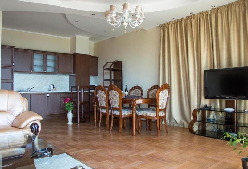 3침실 디럭스 아파트, Long Beach Resort