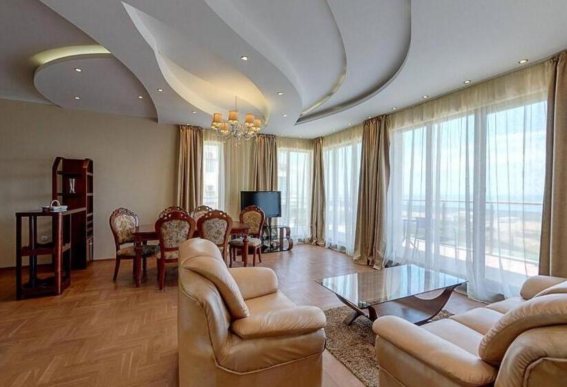 3침실 디럭스 아파트, Long Beach Resort