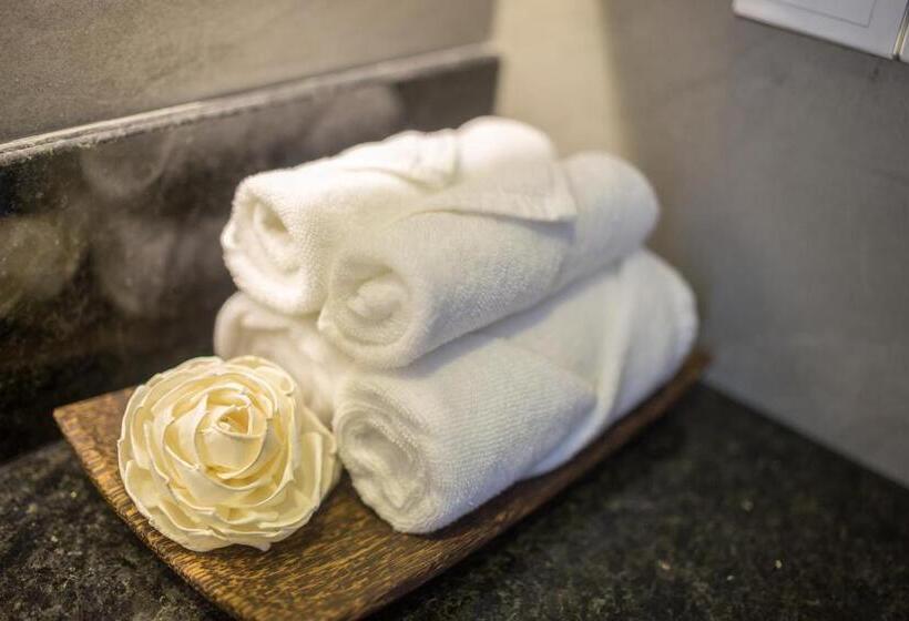 חדר סופריור, Sim Boutique