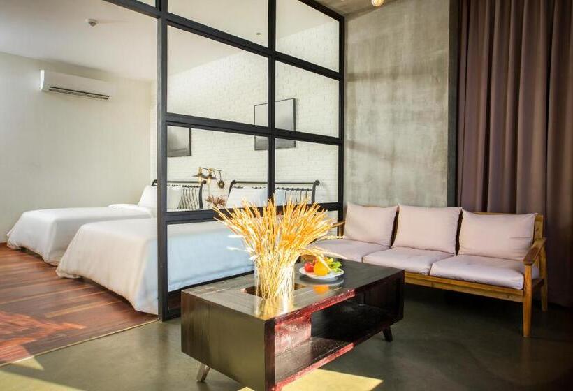 סוויטה, Sim Boutique