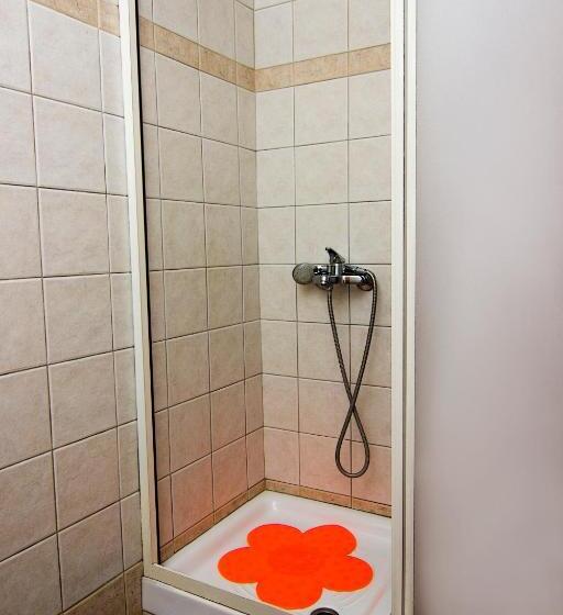 اتاق استاندارد, Stoupa