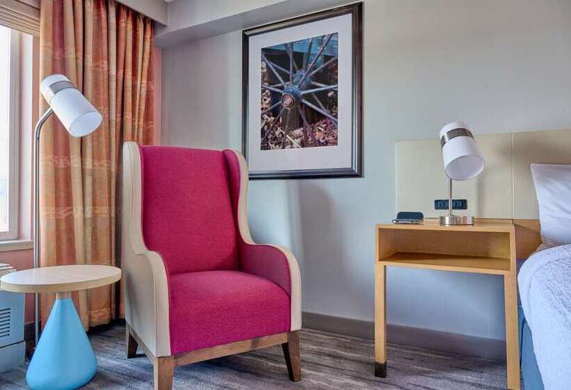 Camera Standard Letto King, Tru By Hilton Cedar Rapids Westdale