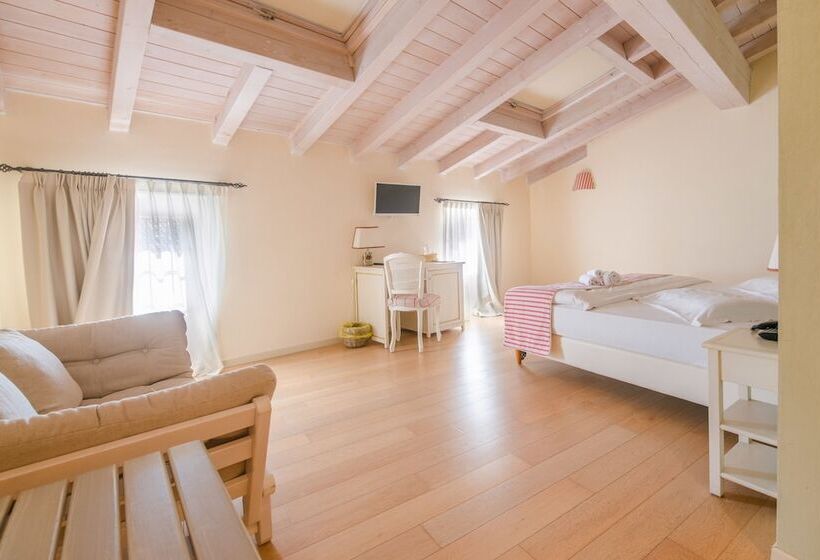 수피리어 룸, Villa Moron