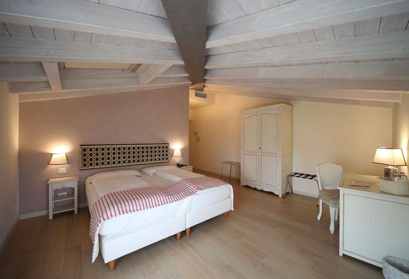 수피리어 룸, Villa Moron