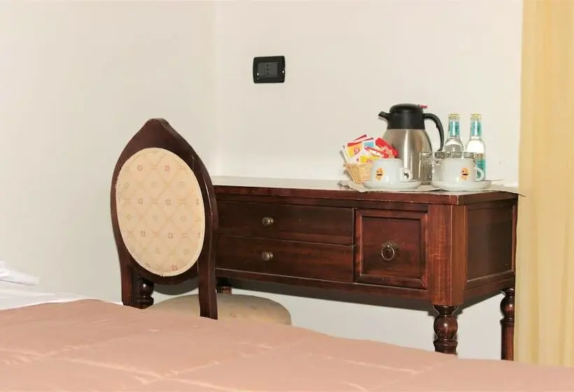 اتاق استاندارد سه نفره, Albergo Navene