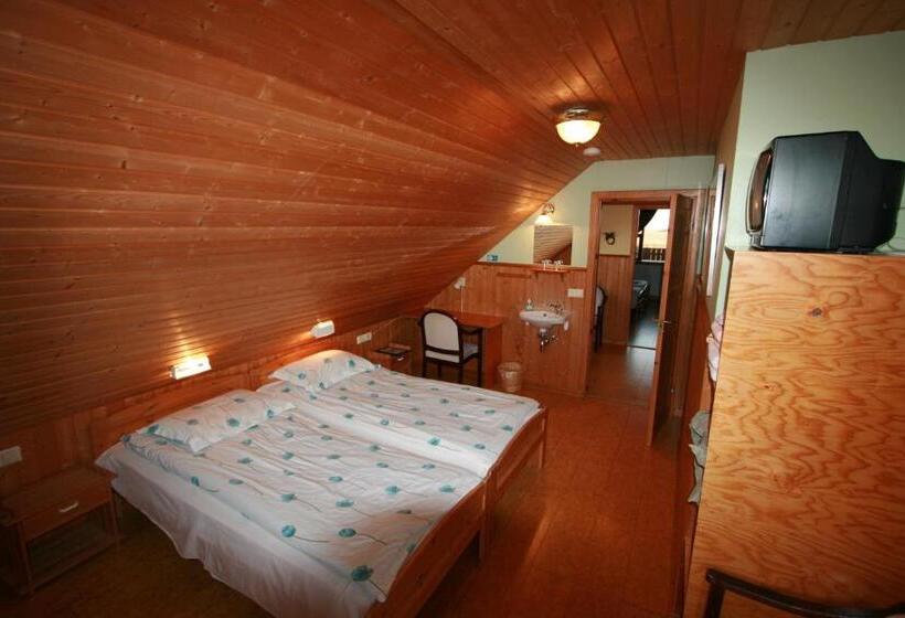 اتاق استاندارد با سرویس بهداشتی مشترک, Arnanes Country