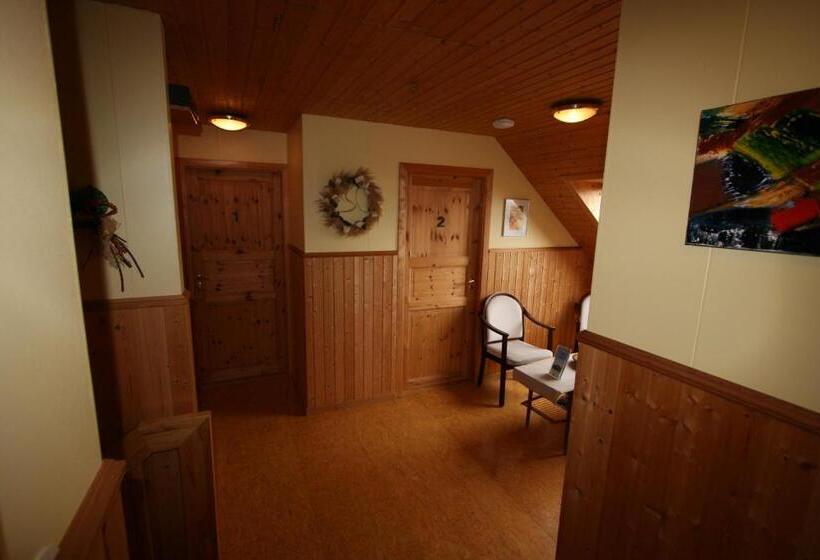 اتاق استاندارد با سرویس بهداشتی مشترک, Arnanes Country