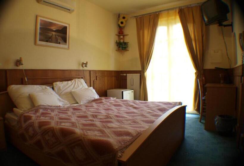 غرفة قياسية, Galcsik Fogadó