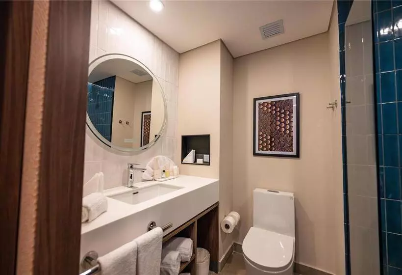 Standard-huone King-vuode, Hampton By Hilton Dubai Al Seef