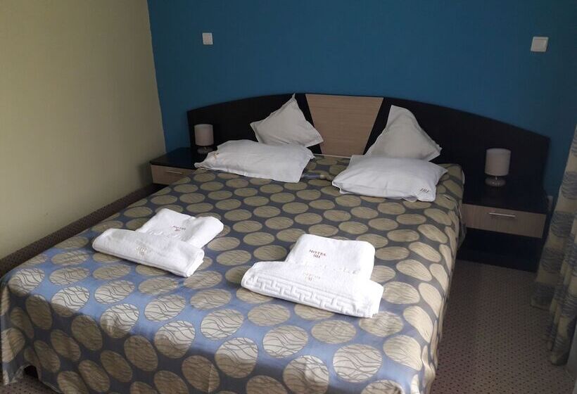 חדר סטנדרט לשלושה, Iri