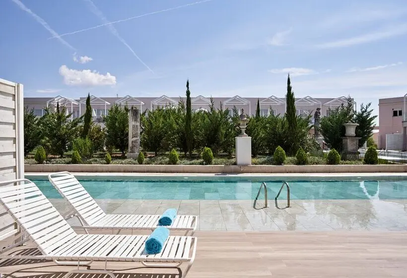 اتاق سوپریور با چشم‌انداز استخر, Sandy Villas Resort