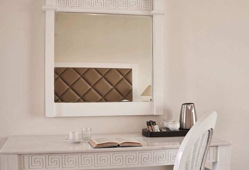 Номер Superior Вид на Бассейн, Sandy Villas Resort