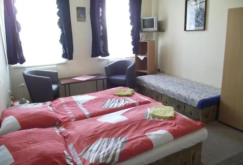 اتاق استاندارد سه نفره, Penzión Slávia
